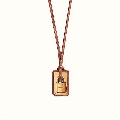 Hermes O Kelly Pendant 